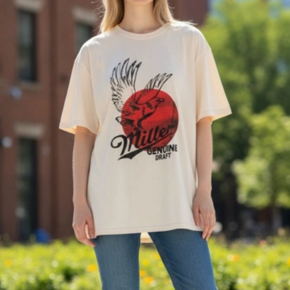 NWT - Miller Genuine Draft Graphic T-shirt - Mens Small - Junk Food Clothing